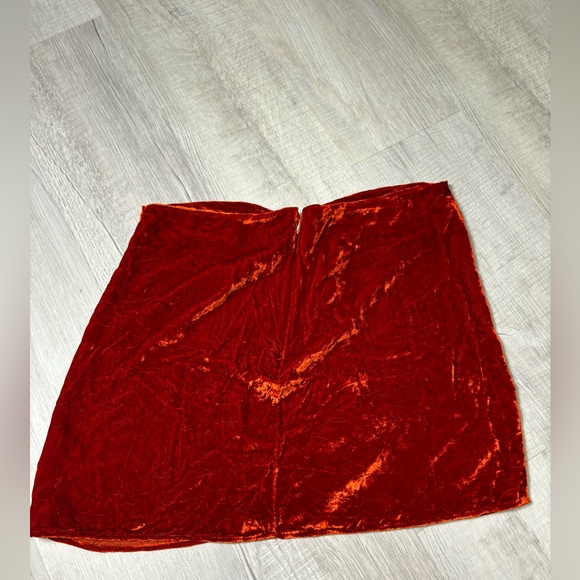 Reformation Velvet Burnt Orange Mini Skirt Size 10 - Picture 4 of 4